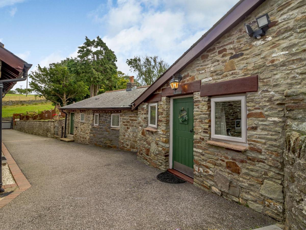 Caner Bach Lodge Bridgend  Esterno foto