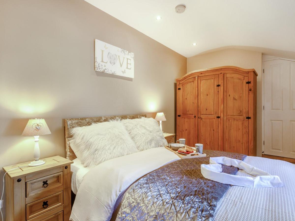 Caner Bach Lodge Bridgend  Esterno foto
